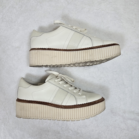 Dolce Vita Womens Tiger Sneakers White Leather Fluted Platform Ivory US Size 7.5 - Picture 3 of 6